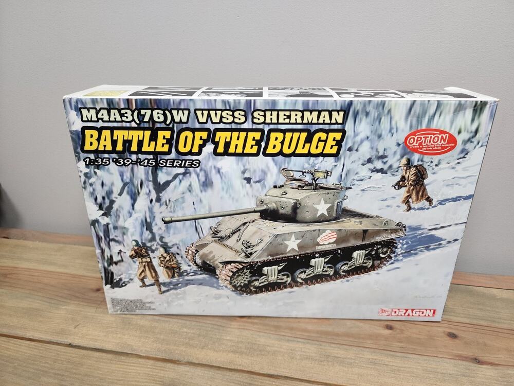 DRAGON 6255 1/35 M4A3(76)W VVSS Sherman (Battle Of The Bulge) Incomplete